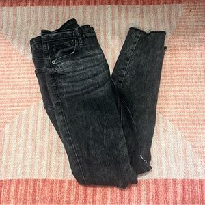 OLD NAVY skinny jeans with rips